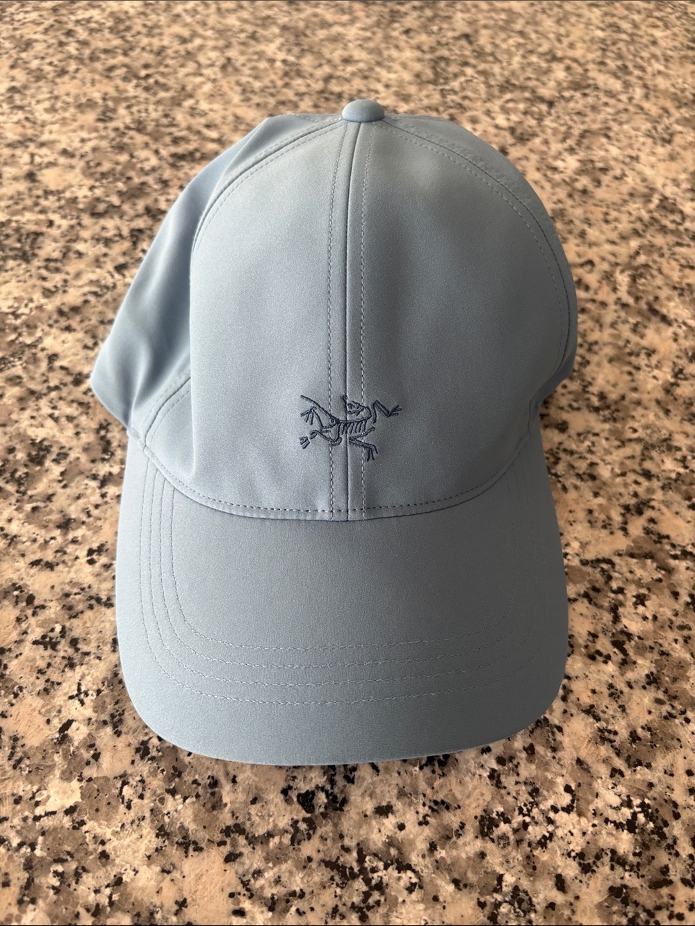 NWT Arc'teryx Small Bird Hat - OS